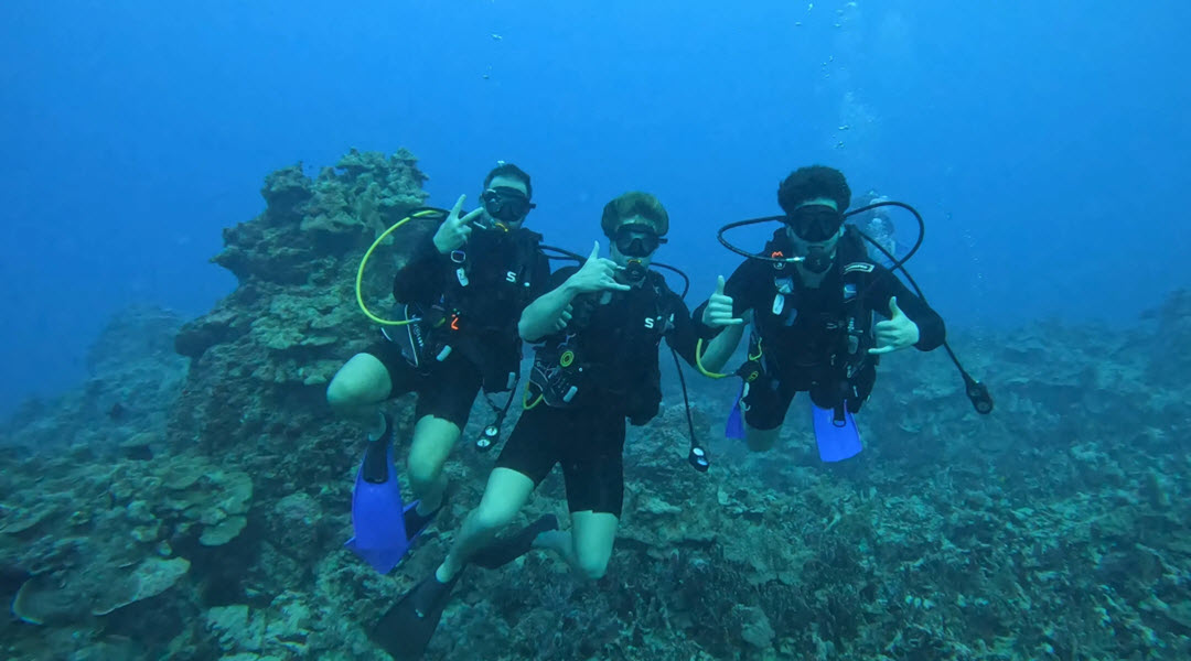 Scuba diving in Kona Scuba diving in Kona